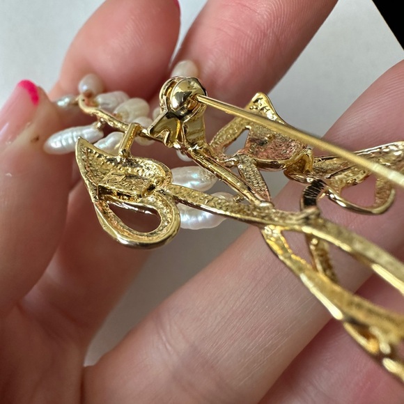Signed Duri©️Freshwater Pearl Brooch - Picture 12 of 16